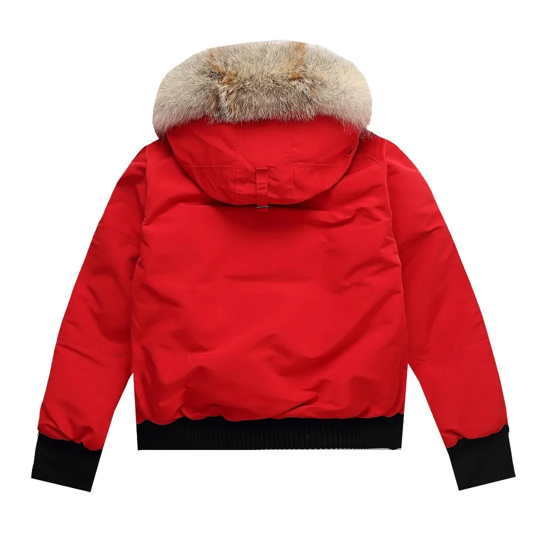 ：Black White Blue Royal Blue Red Green sizi： Canada Goose 01 ： ！ ， ！ ！ ！ CANADA GOOSE Chilliwack 01 ， ， 90 ， 。 Authentic ， 1:1 。 ， 2 ， ， 12 ， ， YKK ， ， 。 、 18 、 ，nfc 、 ， 。 、 ， 、 10 YKK ， ykk 。 、 12 ， 。 、 logo， ， Authentic。 、 ， ， ， ， 。 ，